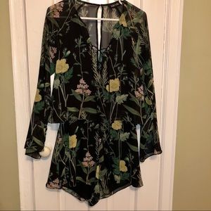 *SOLD* Long sleeve open back floral romper